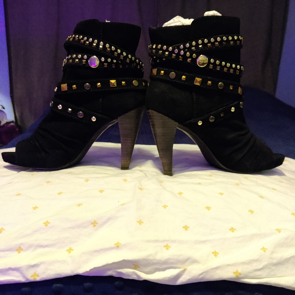 Steve Madden Black Suede Wrapp Stud Boots.